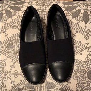 Women’s Ecco black gore-Tex stretch slip on shoe